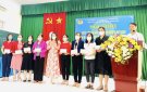 LĐLĐ huyện Đông Sơn trao hỗ trợ cho đoàn viên công đoàn có hoàn cảnh khó khăn